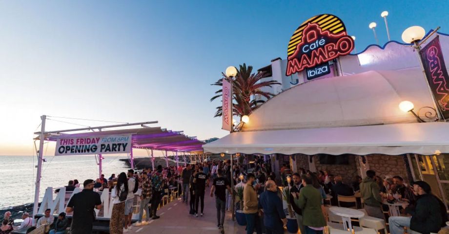 Puestas de sol, bandas sonoras y vibraciones veraniegas: Mambo Ibiza está de vuelta