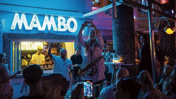 Back on the white isle: Lovely Laura & Ben Santiago light up Mambo 2025